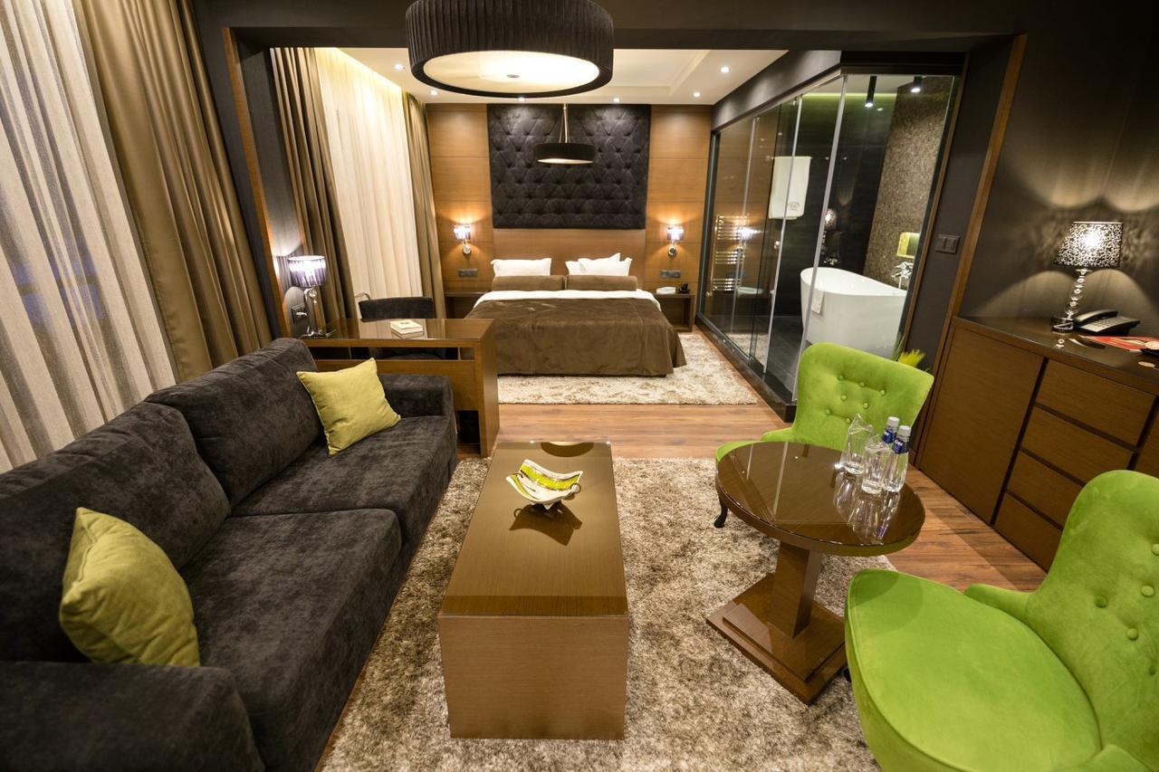 Family Hotel Strannopriemnitza Oreszak Zewnętrze zdjęcie