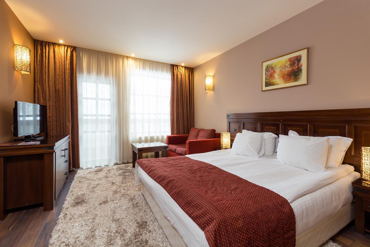 Family Hotel Strannopriemnitza Oreszak Zewnętrze zdjęcie